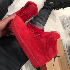 Air Jordan 1 Retro High “Red Suede”